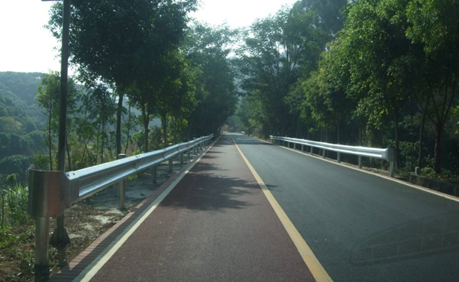 高速護欄板